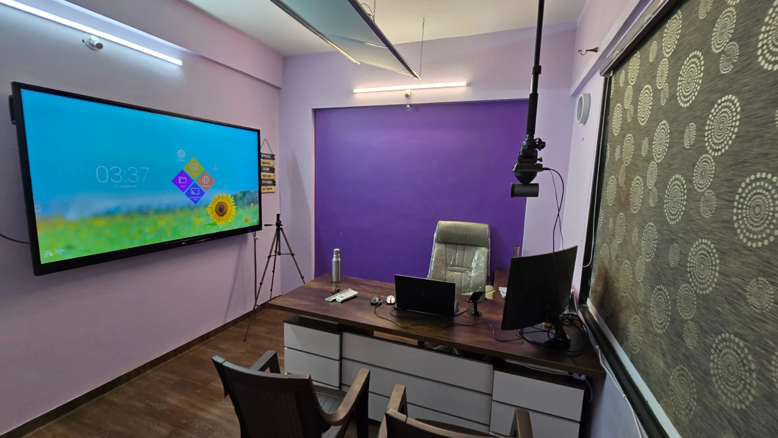 Learning and consultation room